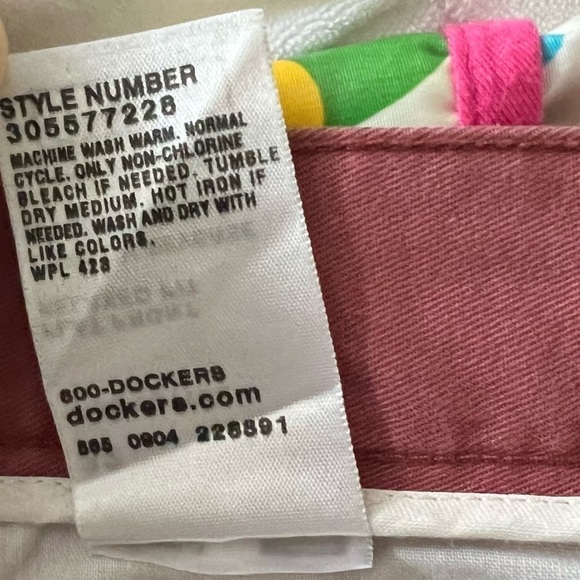 Dockers Mauve Flat Front Relaxed Fit Shorts W 32 - Picture 7 of 7